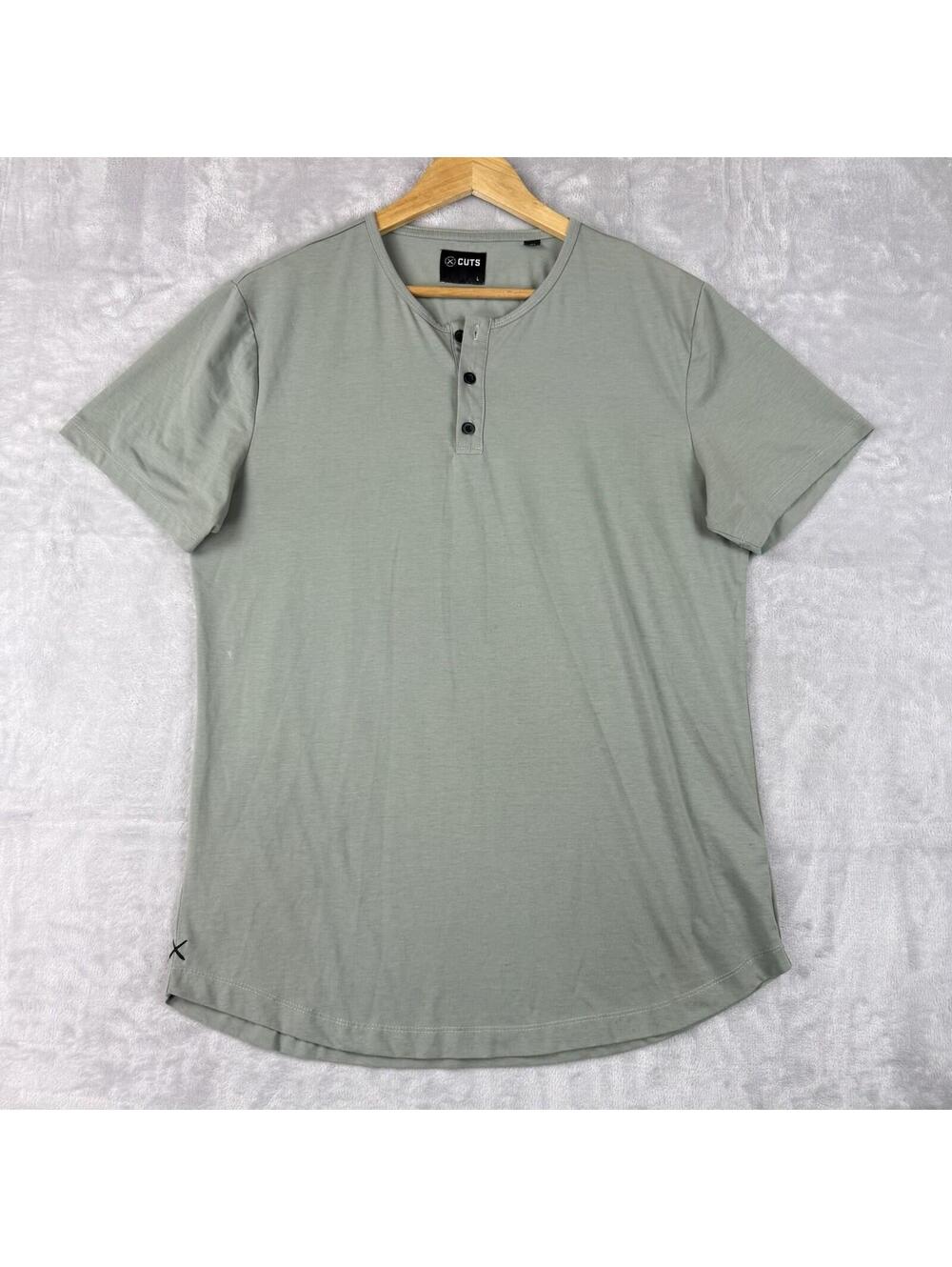 Cuts Clothing Henley T Shirt Sage Green Short Sleeve Curved Hem Size L Casual